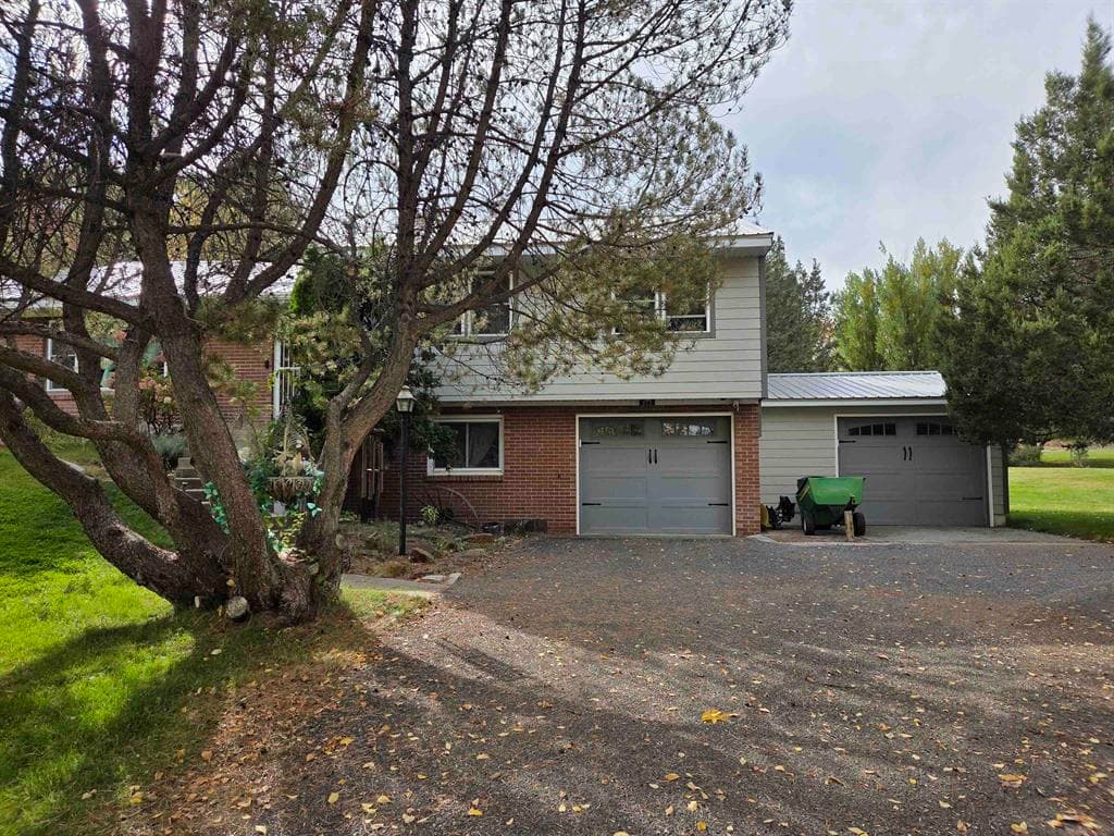 312 Crescent Dr — photo 2 of 25