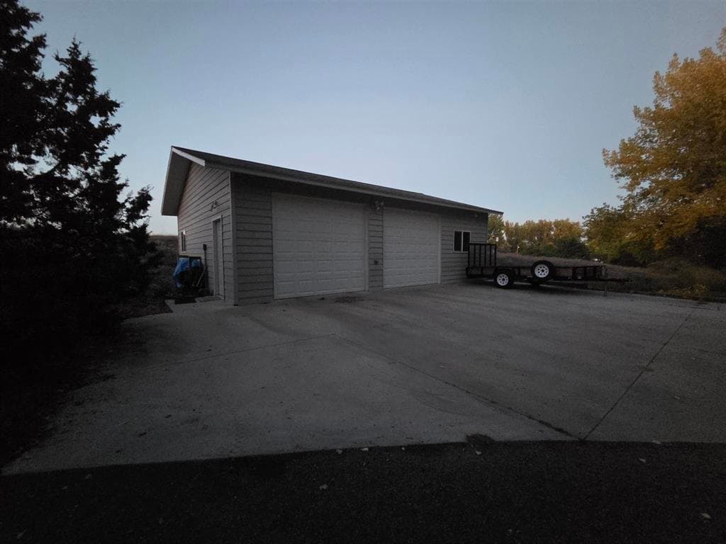 312 Crescent Dr — photo 3 of 25