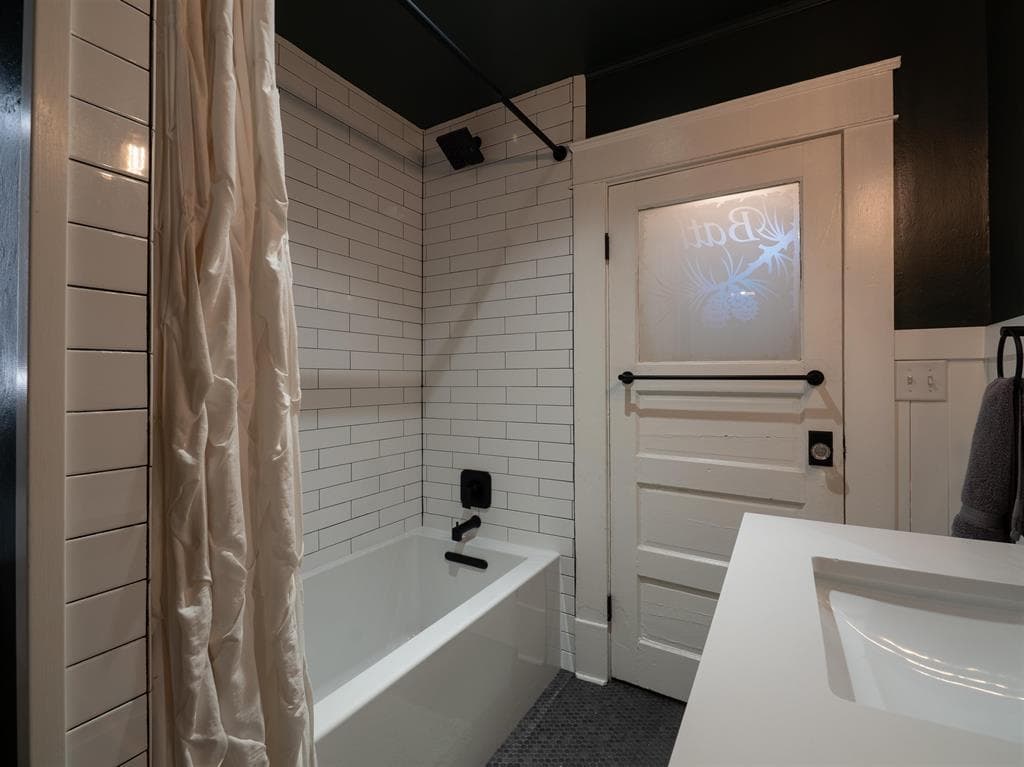 1037 Alger Ave — photo 14 of 21
