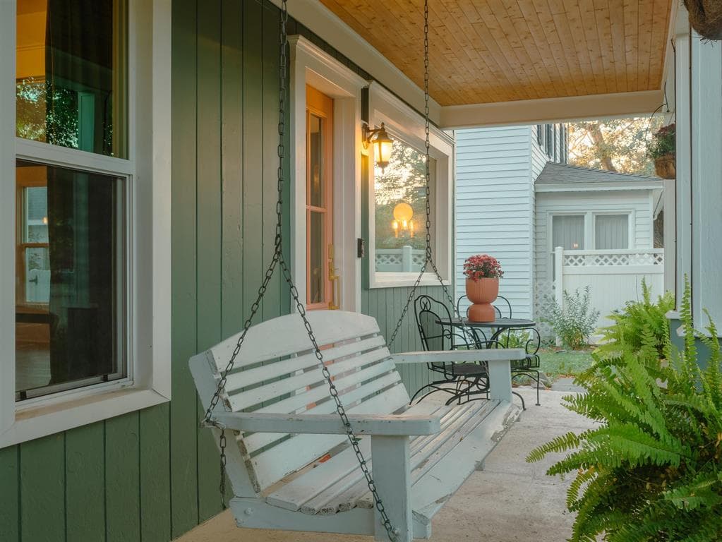 1037 Alger Ave — photo 17 of 21