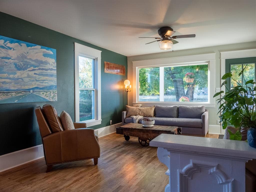 1037 Alger Ave — photo 4 of 21