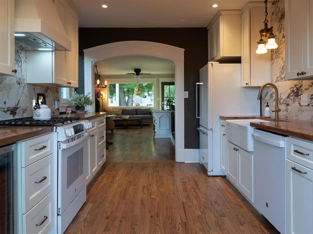 1037 Alger Ave — photo 8 of 21