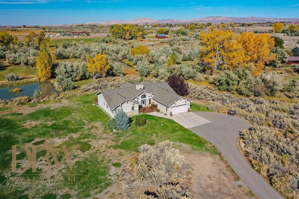 21 Creek Ln — photo 2 of 25