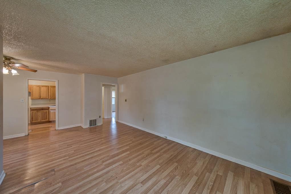 1738 Salsbury Ave — photo 2 of 24