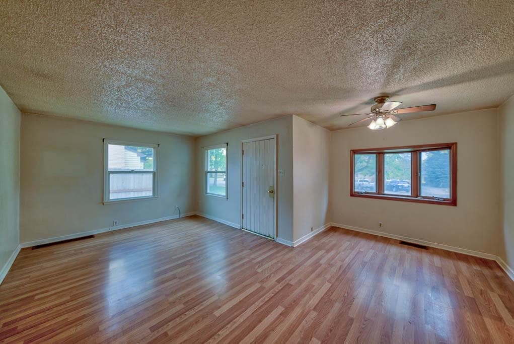 1738 Salsbury Ave — photo 3 of 24