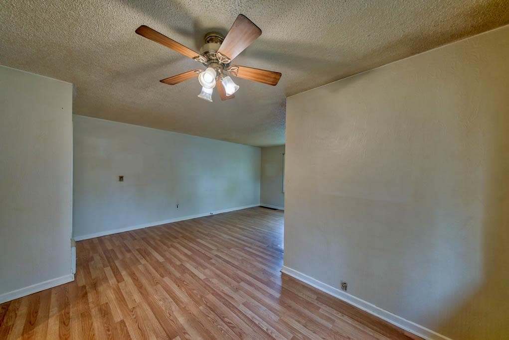 1738 Salsbury Ave — photo 5 of 24