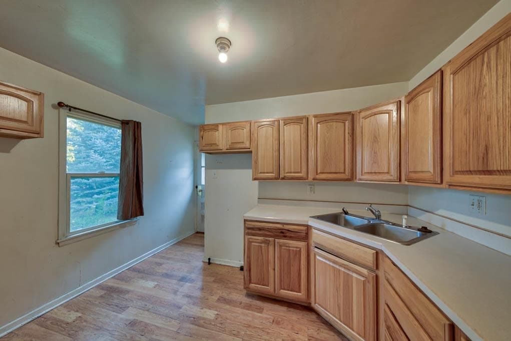 1738 Salsbury Ave — photo 7 of 24