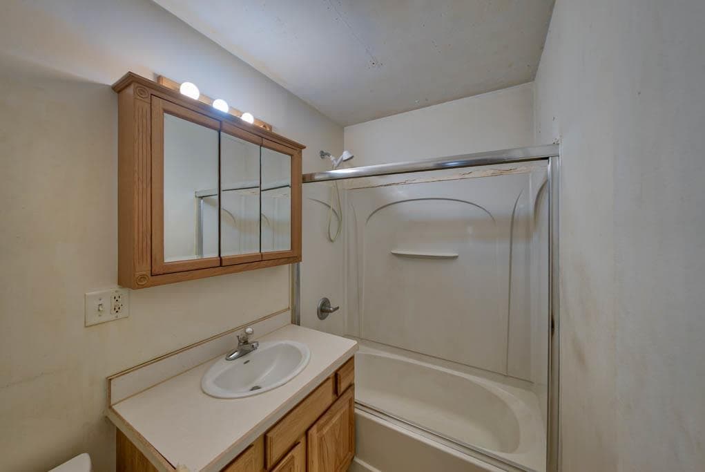 1738 Salsbury Ave — photo 10 of 24