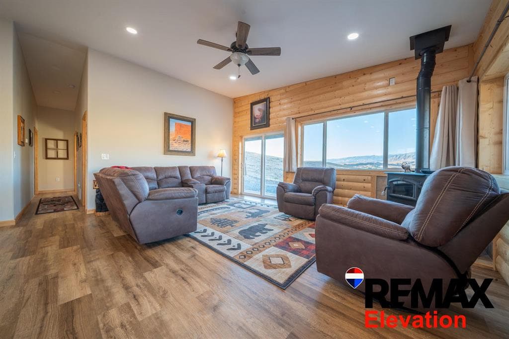 4183 Trapper Creek Rd — photo 12 of 25