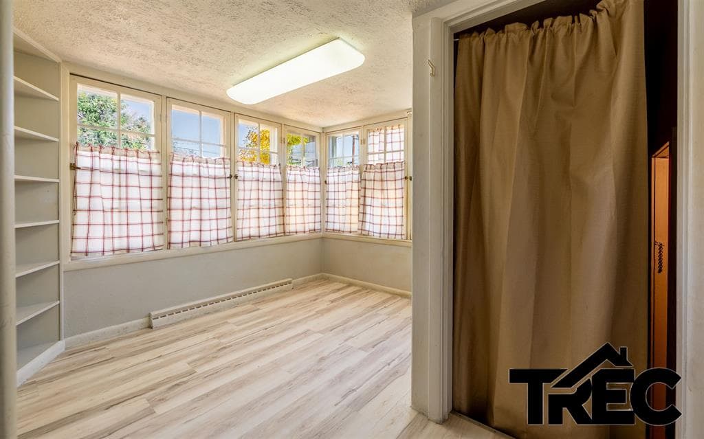 625 N Clark St — photo 6 of 22