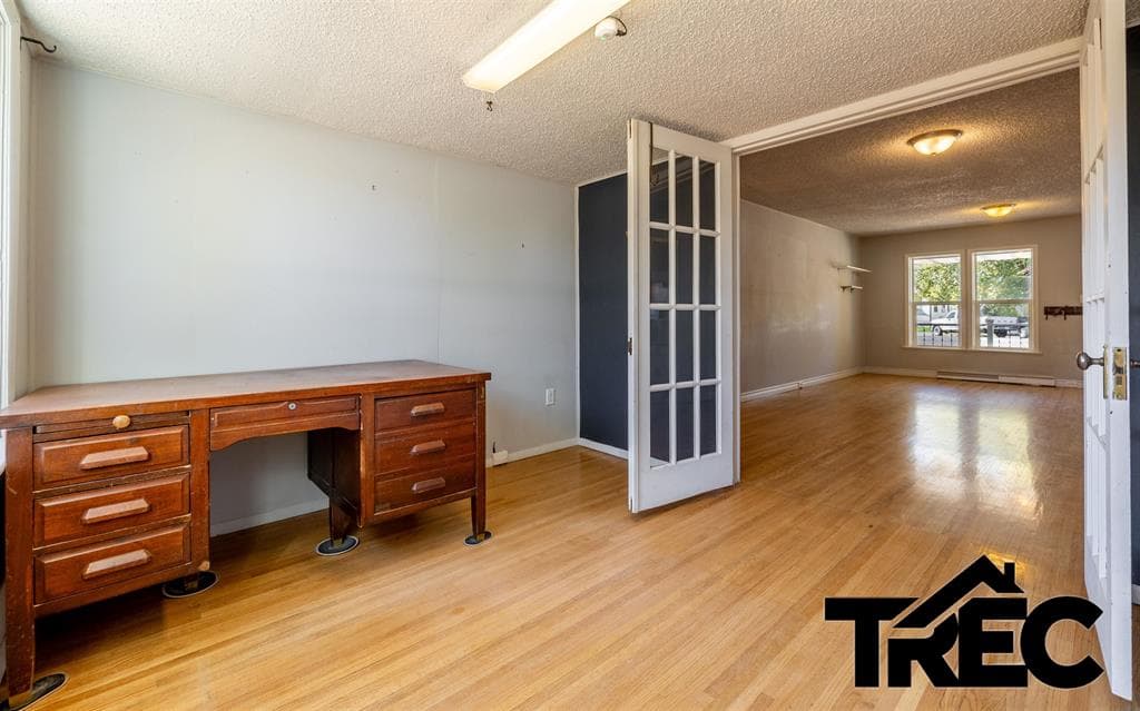625 N Clark St — photo 7 of 22