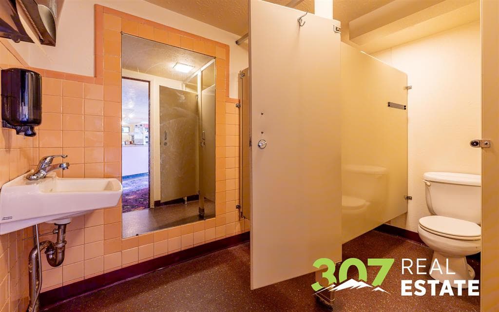 204 N Bent St — photo 14 of 25