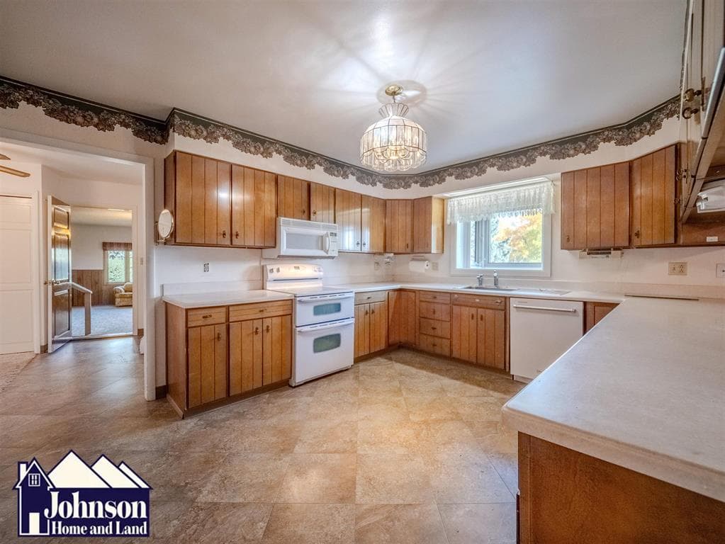 868 Lane 8 — photo 19 of 25