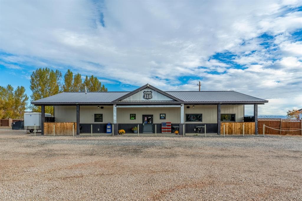 775 Hwy 310 photo 1