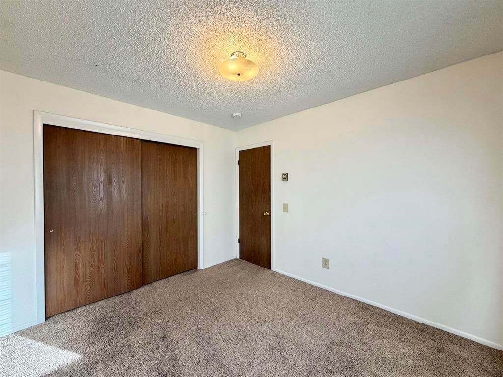 2020 Pioneer Ave — photo 9 of 15