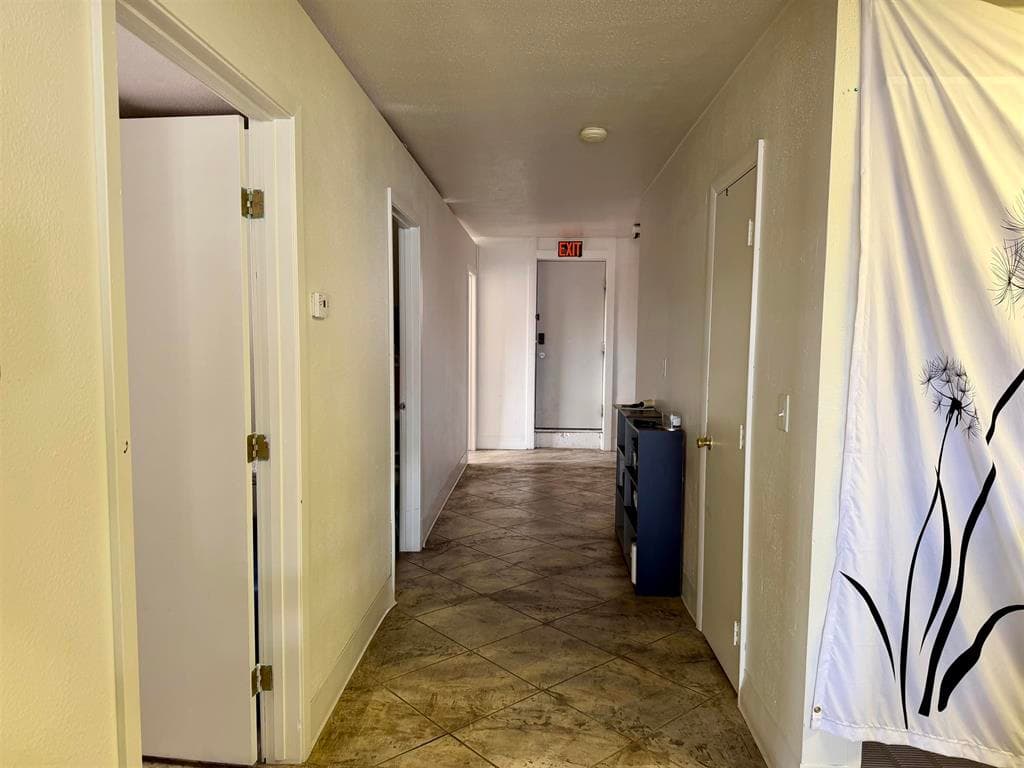 233 E 2nd St — photo 8 of 8