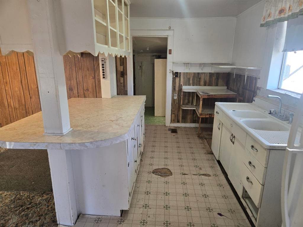 2212 Franklin St — photo 5 of 17