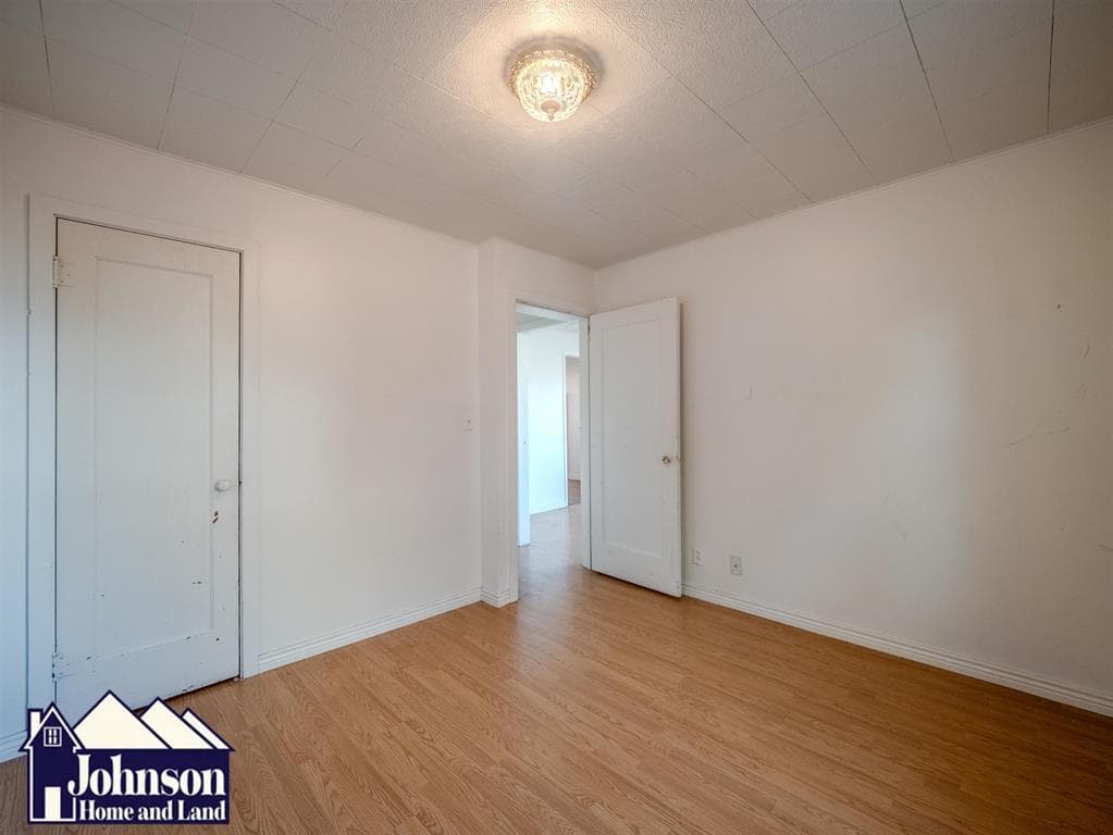 364 3rd St W — photo 16 of 25