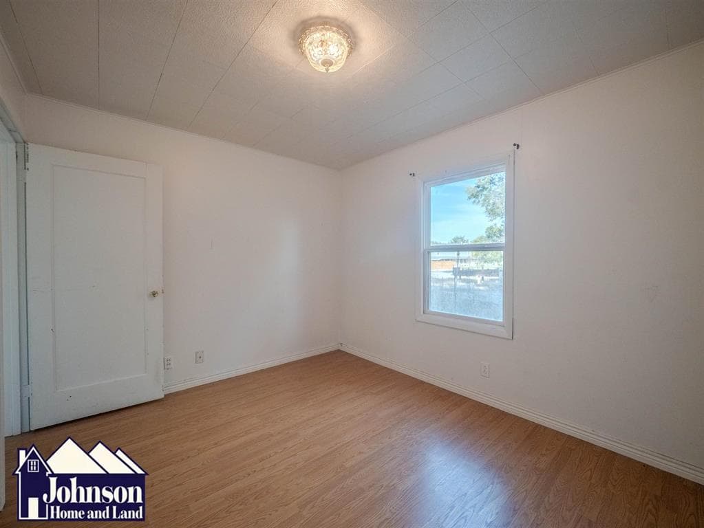364 3rd St W — photo 19 of 25