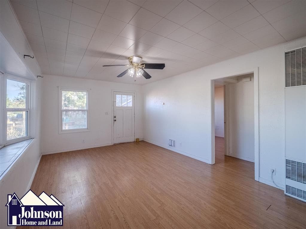 364 3rd St W — photo 4 of 25