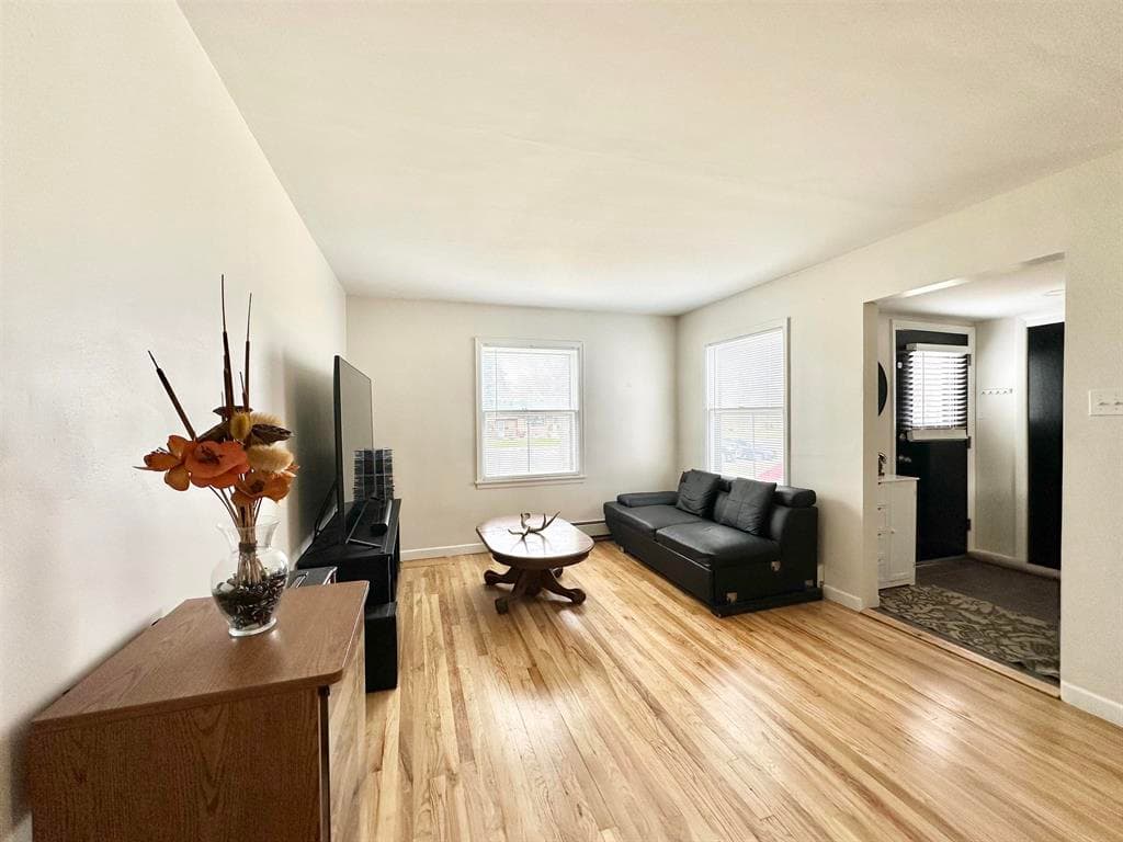 1714 Salsbury Ave — photo 5 of 21