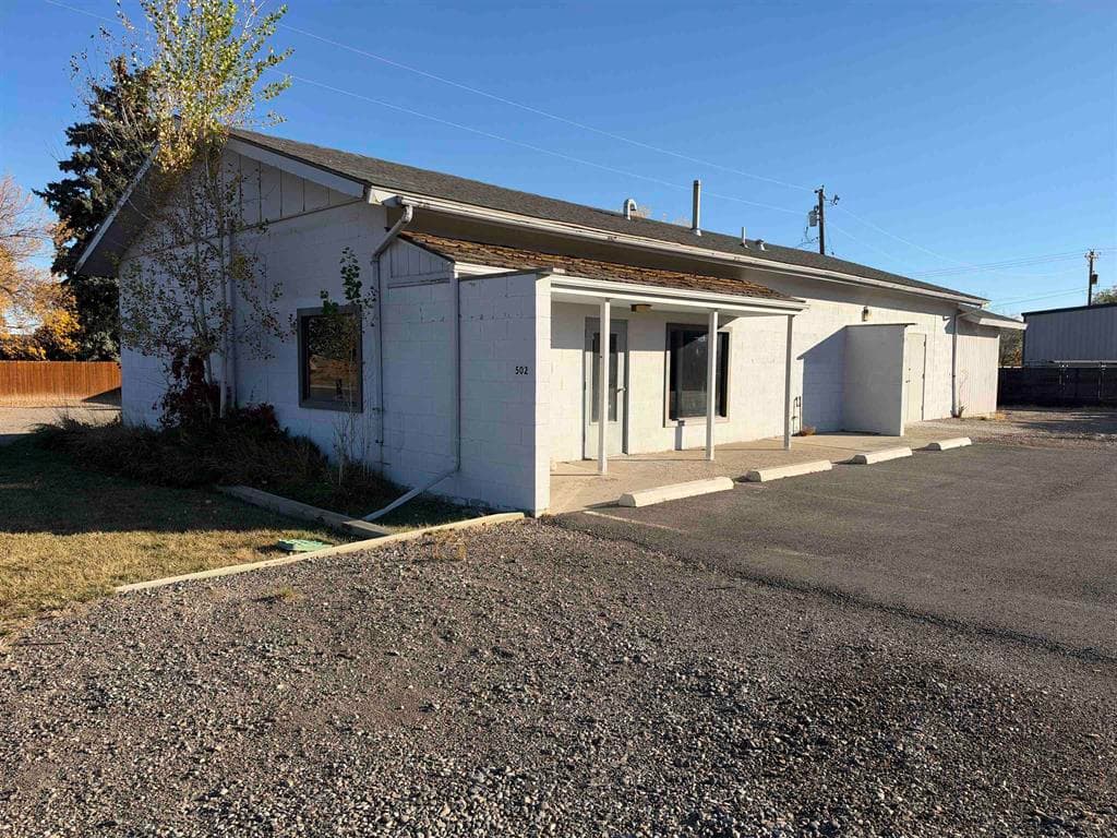 502 Blackburn St — photo 2 of 15