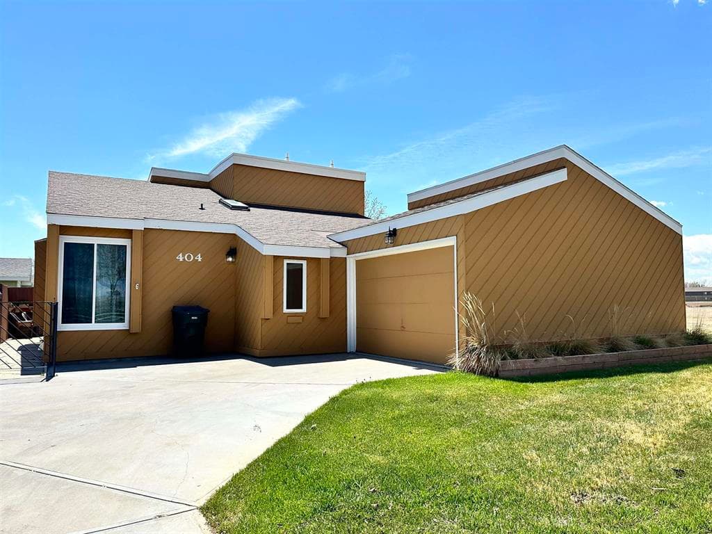 404 Beartooth Dr — photo 2 of 23