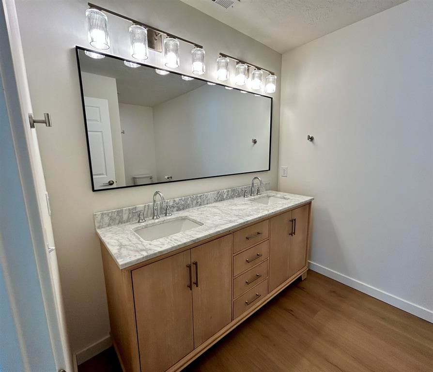 814 Cocoa Court — photo 7 of 9