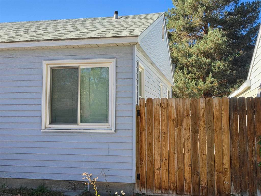 531 N 15th St — photo 3 of 15