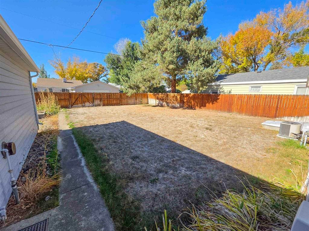 531 N 15th St — photo 5 of 15