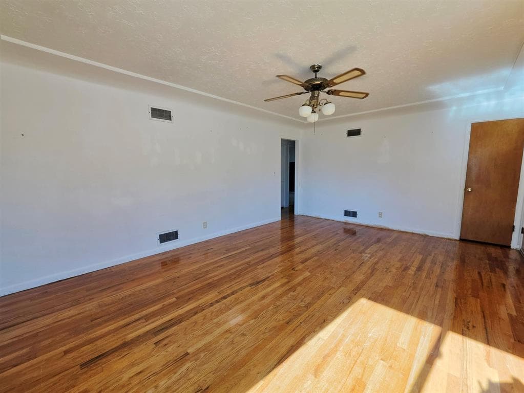 531 N 15th St — photo 8 of 15