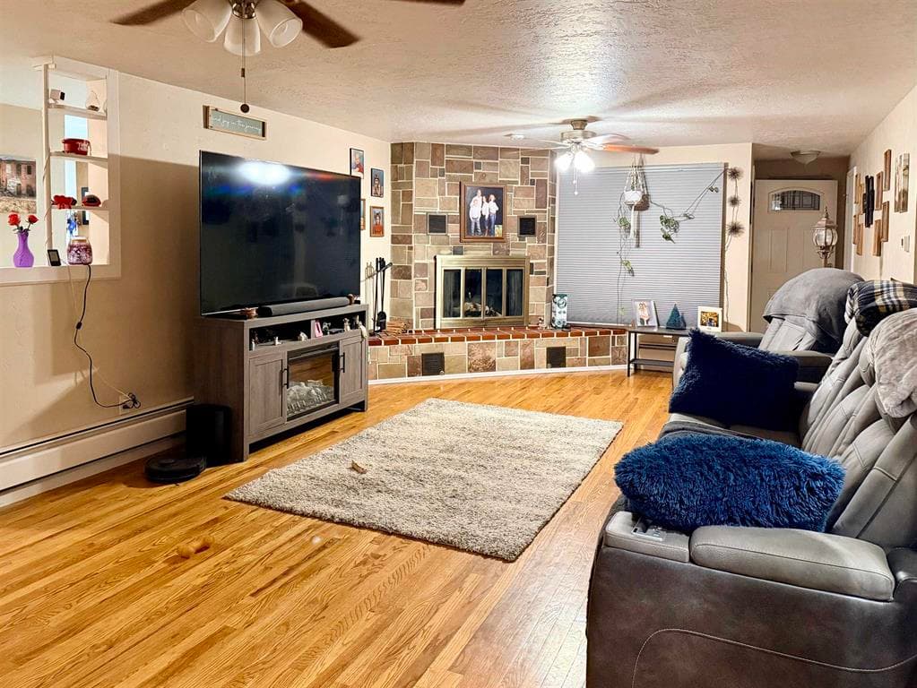 810 Howell Ave — photo 5 of 25