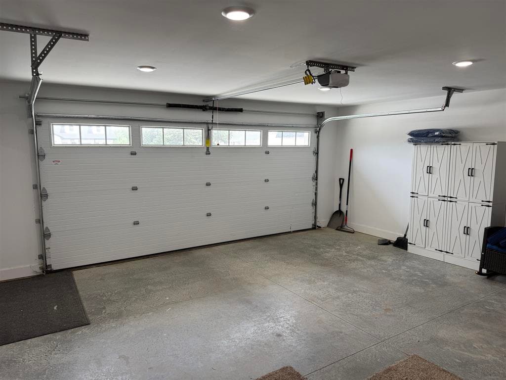 742 N Clark St — photo 16 of 16