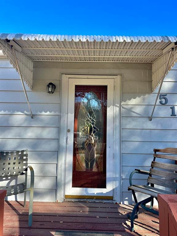513 Grace Ave — photo 3 of 24