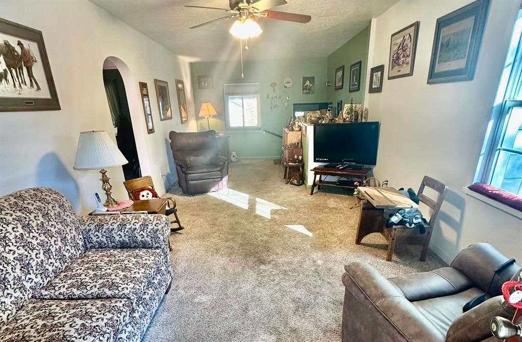513 Grace Ave — photo 4 of 24