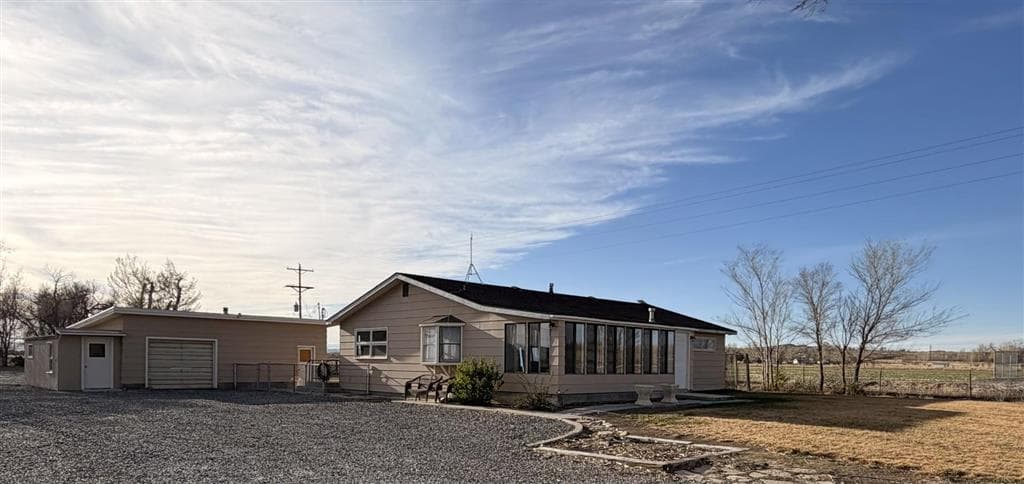 700 Big Horn Ave photo 1