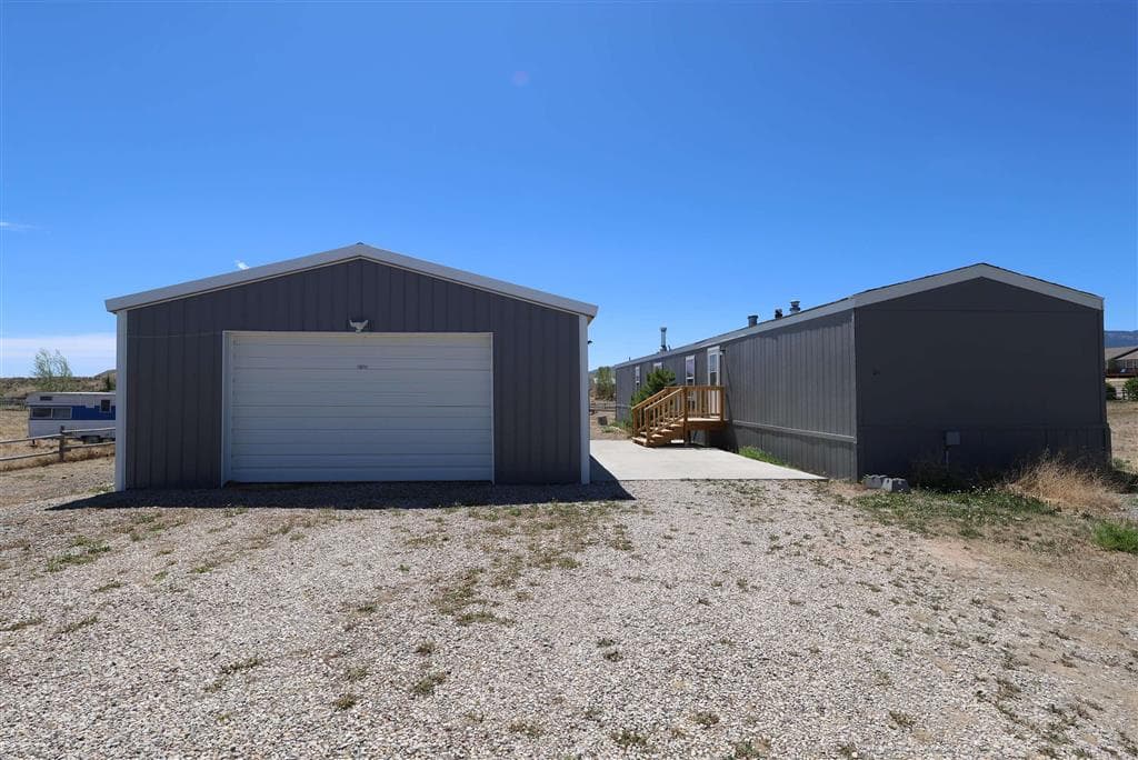 24 Oak Dr photo 1