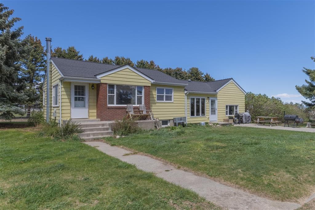 1083 Road 22 photo 1