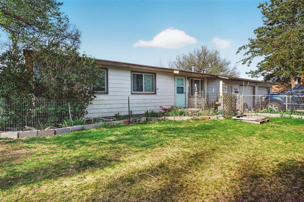 2525 Ina Ave photo 1