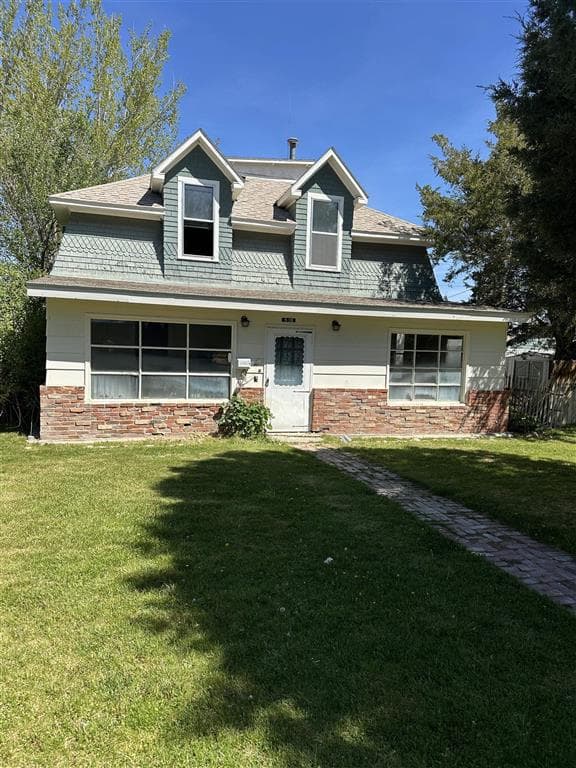 518 W F St photo 1