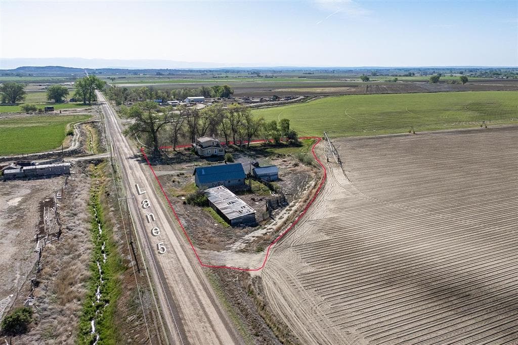 1026 Lane 5 photo 1