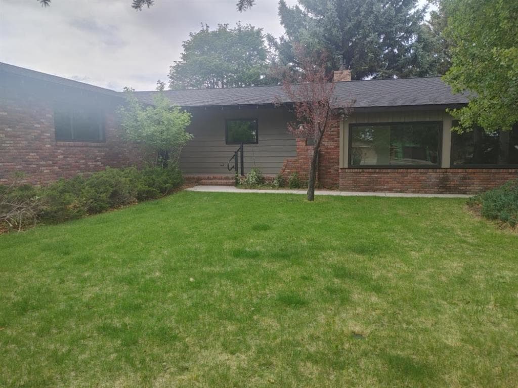 2537 Newton Ave photo 1