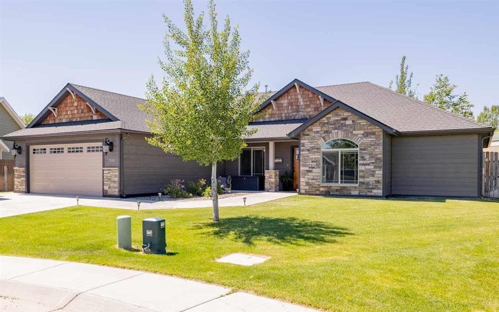 3008 Hardpan Ave photo 1
