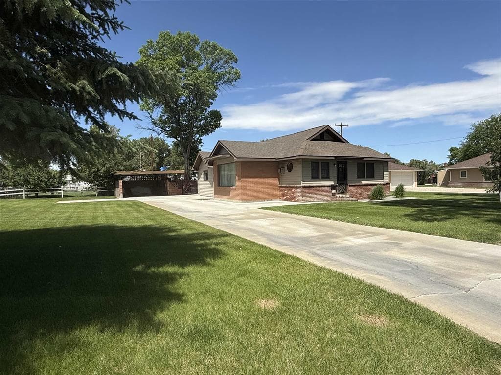 764 Shoshone Ave photo 1