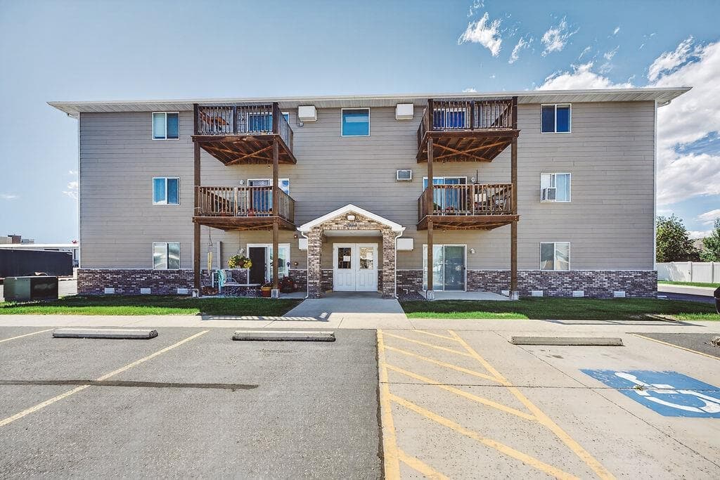 2844 Kent Ave photo 1