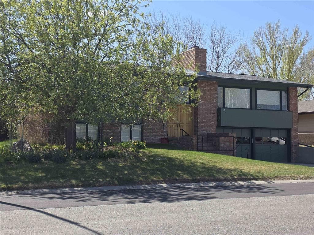 1214 Birch Ln photo 1