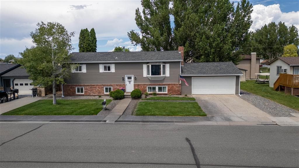 17 Circle Dr photo 1