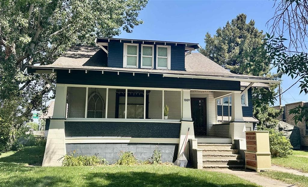 1009 Coburn Ave photo 1