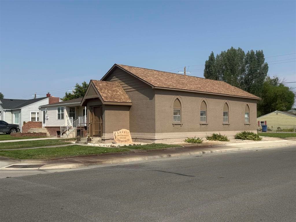 203 Park Ave photo 1