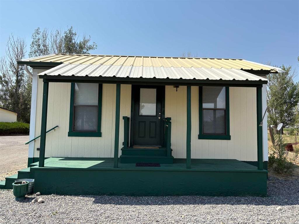 1176 East Rd photo 1